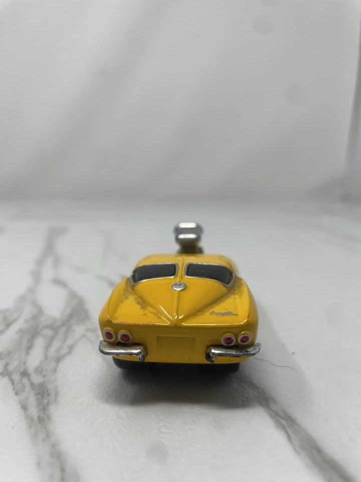 Funline 2000 Muscle Machines Rubber Tires Die-Cast Yellow Corvette 3 1/8 " - Image 4 of 4