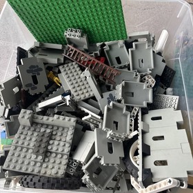 Vintage Lego 6080 King's Castle 1984 and Siege Tower Lego 6061 Lot Mixed