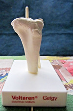Vintage mitad inferior de rodilla modelo Voltaren diclofenaco sodio Geigy