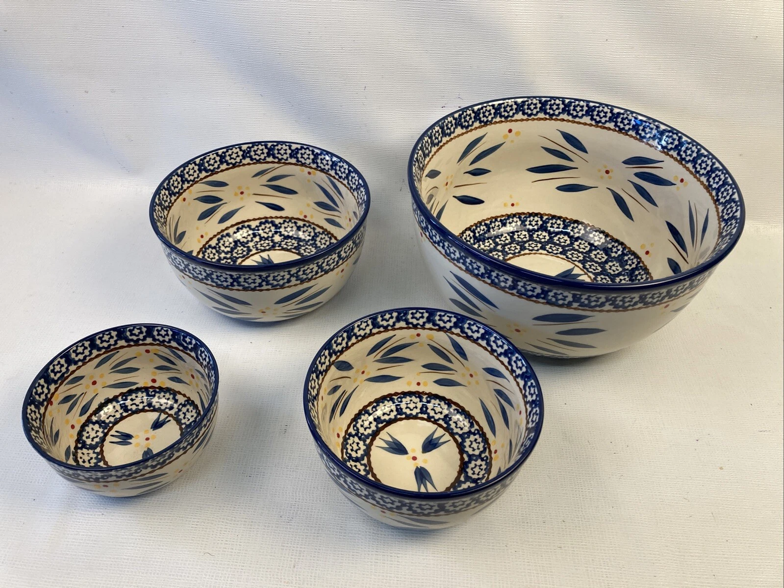 Temp-Tations by Tara Mixing Nesting Bowls Blue Floral Bead (Rare) Set of 4 NEW