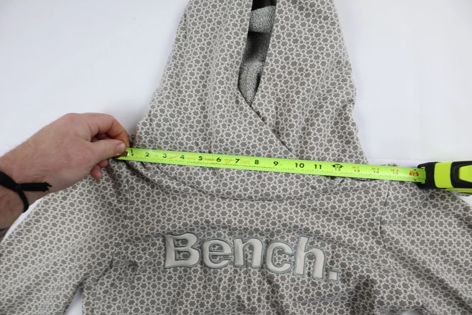 Sudadera con Capucha Bench Para Mujer Pequeña (S) Gris Marfil Estampado Deletreado Sudadera con Capucha Foto 2 de 4