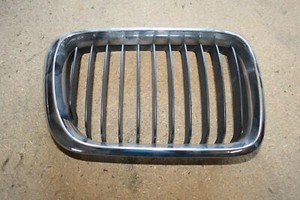 Kühlerverkleidung Niere R 51138185802 BMW E36