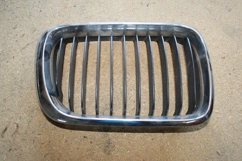 Kühlerverkleidung Niere R 51138185802 BMW E36