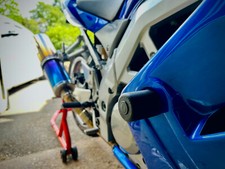 SUZUKI SV650S 2003 - 2006  CRASH MUSHROOMS BUNGS SLIDERS BOBBINS PROTECTOR R7B1