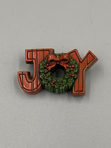 Vintage Hallmark Joy Christmas Holiday Wreath Red Green Lapel Pin Brooch