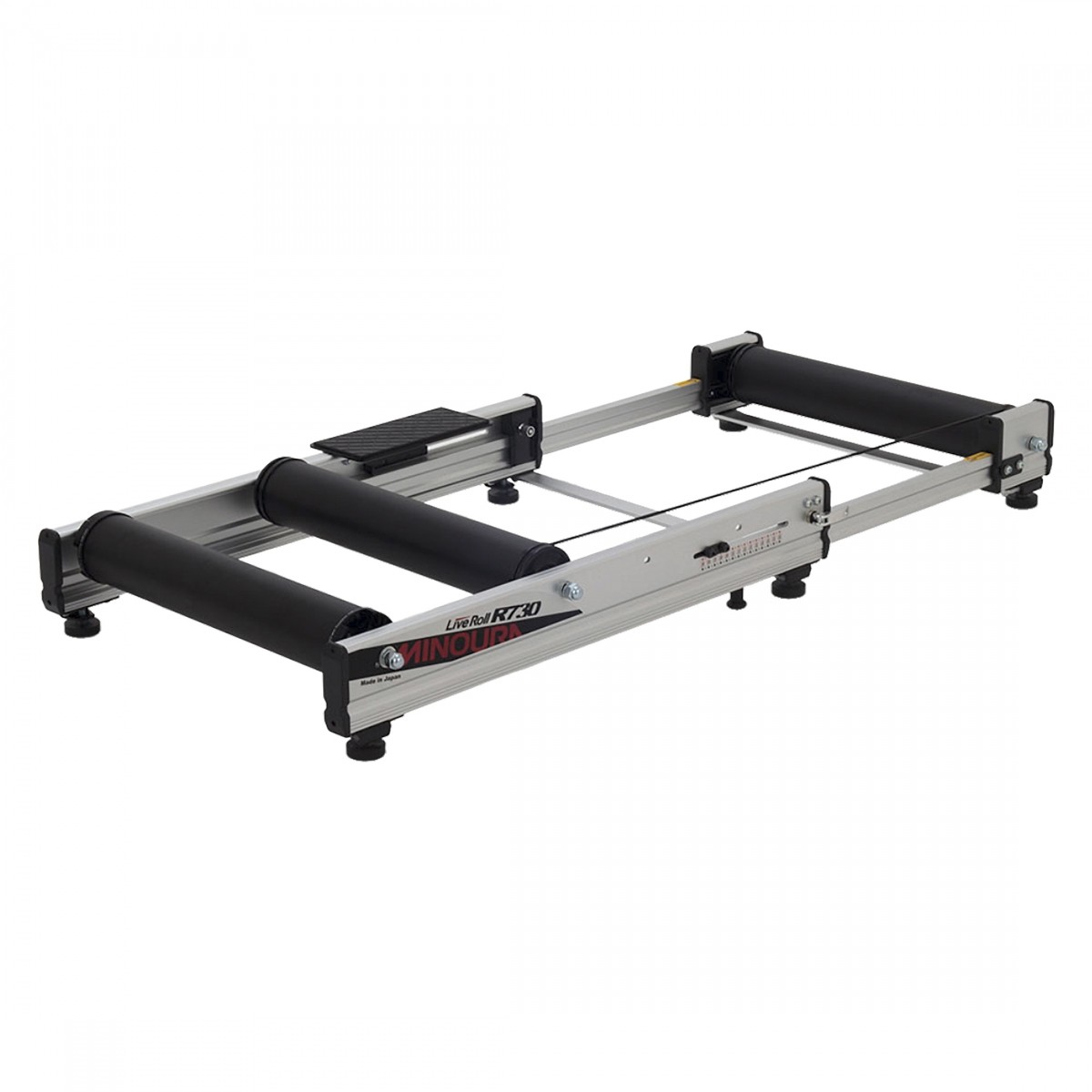 3-ступенчатый регулируемый велотренажер Minoura Live Roll R730R для работы в помещении при температуре от 24 до 700C 102290₽