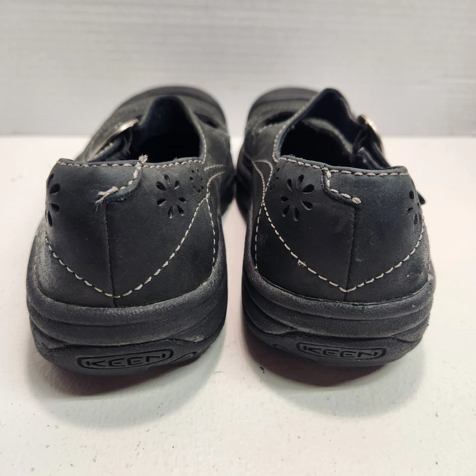 Keen Women’s 5 Calistoga Mary Jane Leather Floral Cutout Strap Black - Image 3 of 4