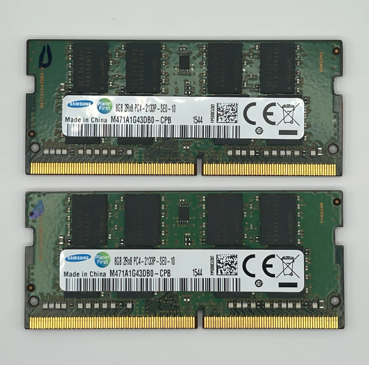 Samsung PC4-17000 (DDR4-2133) Bus Speed Computer RAM 8 GB Capacity