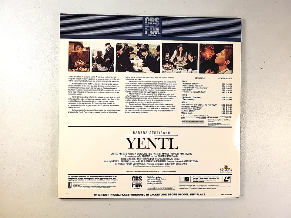 YENTL (extended LASERDISC) disc-1 (VG close to LN), disc-2 (LN) Barbra Streisand Foto 3 de 4