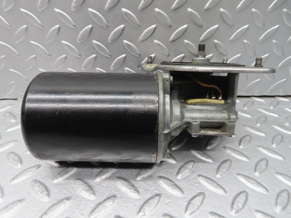 Motor limpiaparabrisas Mercedes-Benz W108 280SE 3.5 Bosch 0390446055 Foto 2 de 4