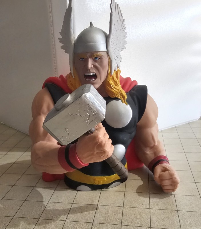 Marvel Comics The Avengers THE MIGHTY THOR  PLASTIC FIGURE COIN BANK 2011