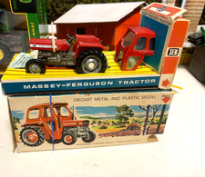 BRITAINS.1:32.FARM.VINTAGE.MASSEY FERGUSON 135.CLASSIC TRACTOR. CLAMP. CAB.BOXED