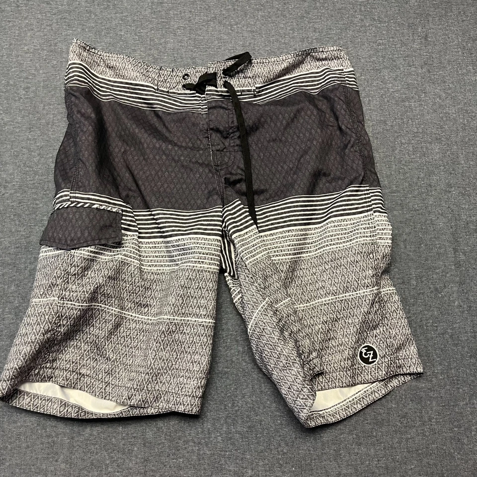Ezekiel Herren Shorts Gr. 34 schwarz grau gemustert Surfhose 100% Polyester