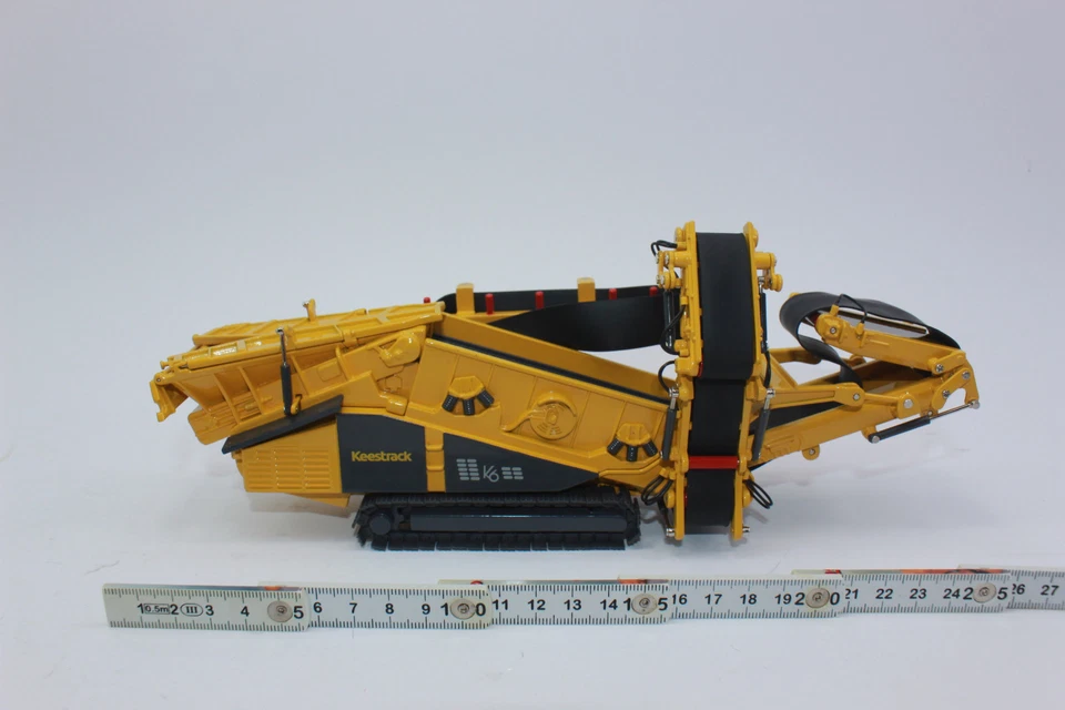 Sistema de cribado Keestrack K6 Frontier en suspensión sobre orugas móvil NUEVO en embalaje original 1:50 - Imagen 3 de 4