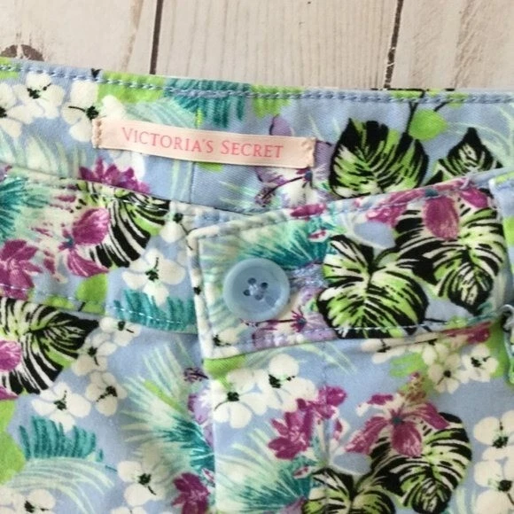 Pantalones cortos chinos para mujer Victoria's Secret con estampado floral talla 0 Foto 2 de 4