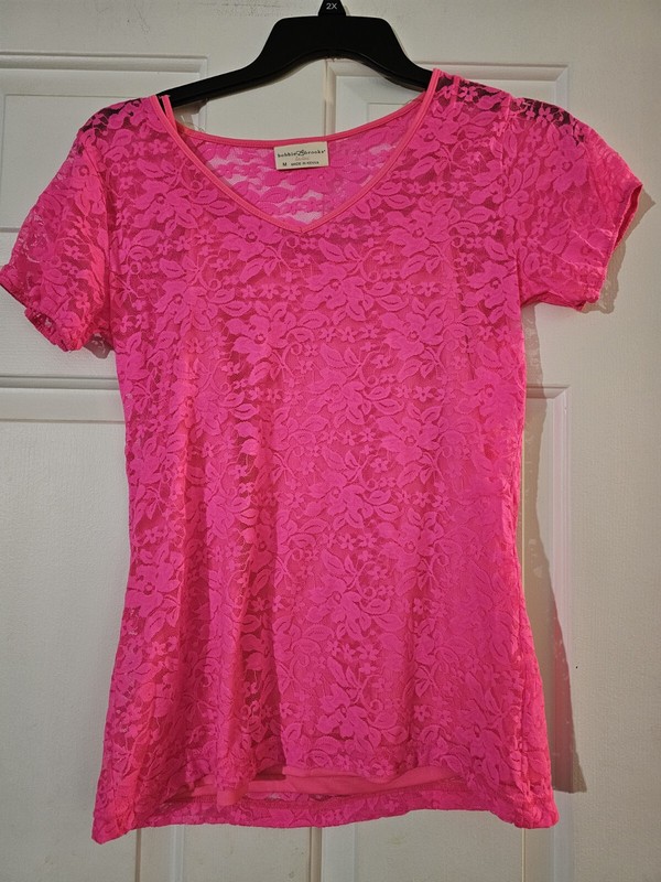 Bobbie Brooks Women's Size Medium Pink Shirt