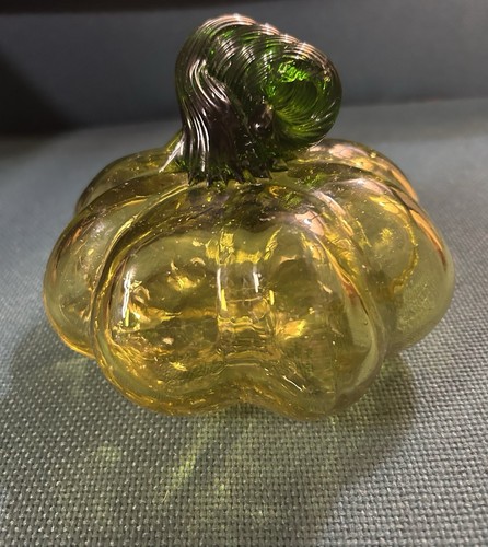 Hand Blown Art Glass Yellow PUMPKIN Sculpture w/ Green Stem COSTA MAYA MEXICO - Picture 5 of 8
