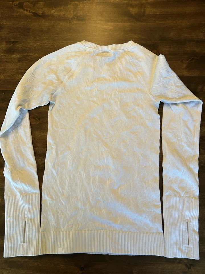 Top Pullover Lululemon Rest Less Blanco Floral Texturizado Manga Larga Elástico Talla 6 Foto 4 de 4