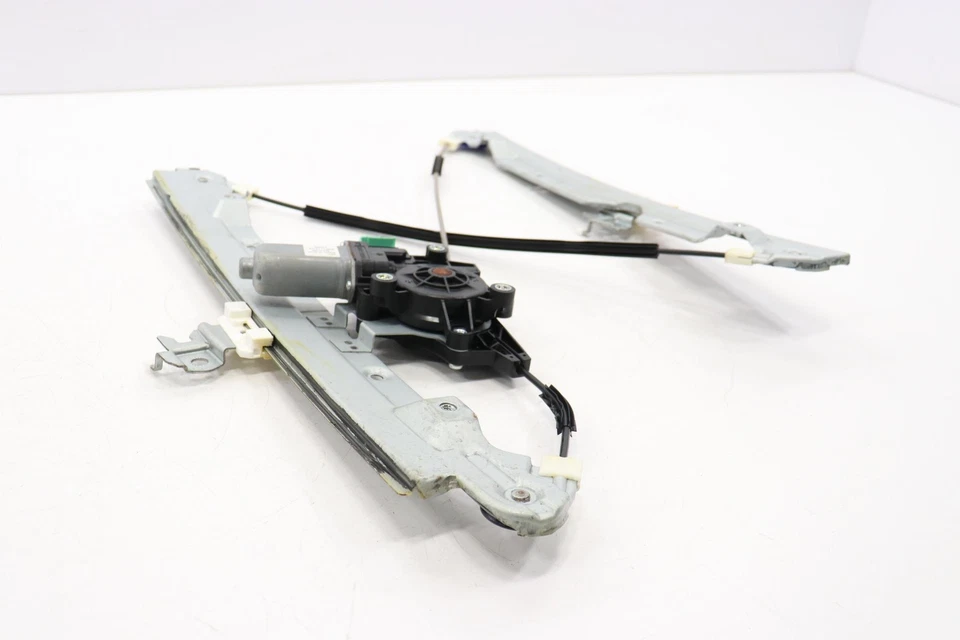 2017 - 2024 NISSAN ARMADA FRONT RIGHT SIDE DOOR WINDOW REGULATOR W/ MOTOR OEM - Image 2 of 4