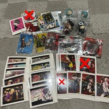 Lote Persona: Coleccionables P3/P5 - Llaveros de Goma, Insignias de Lata, Sellos, Obleas,
