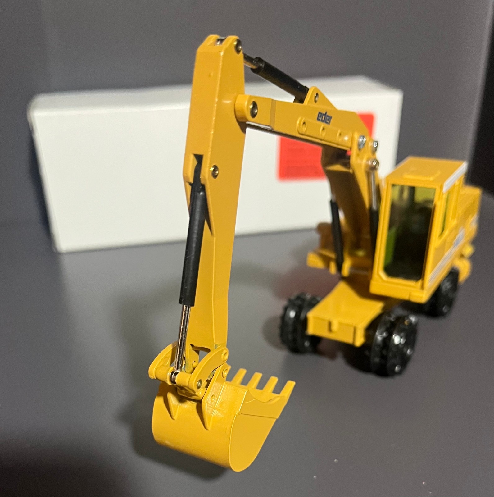 NZG 239 Hydraulic Excavator EDER 835 1:50