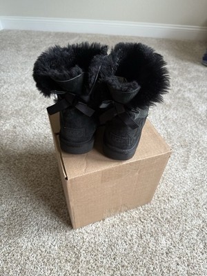 UGG Mini Bailey Bow II in Black