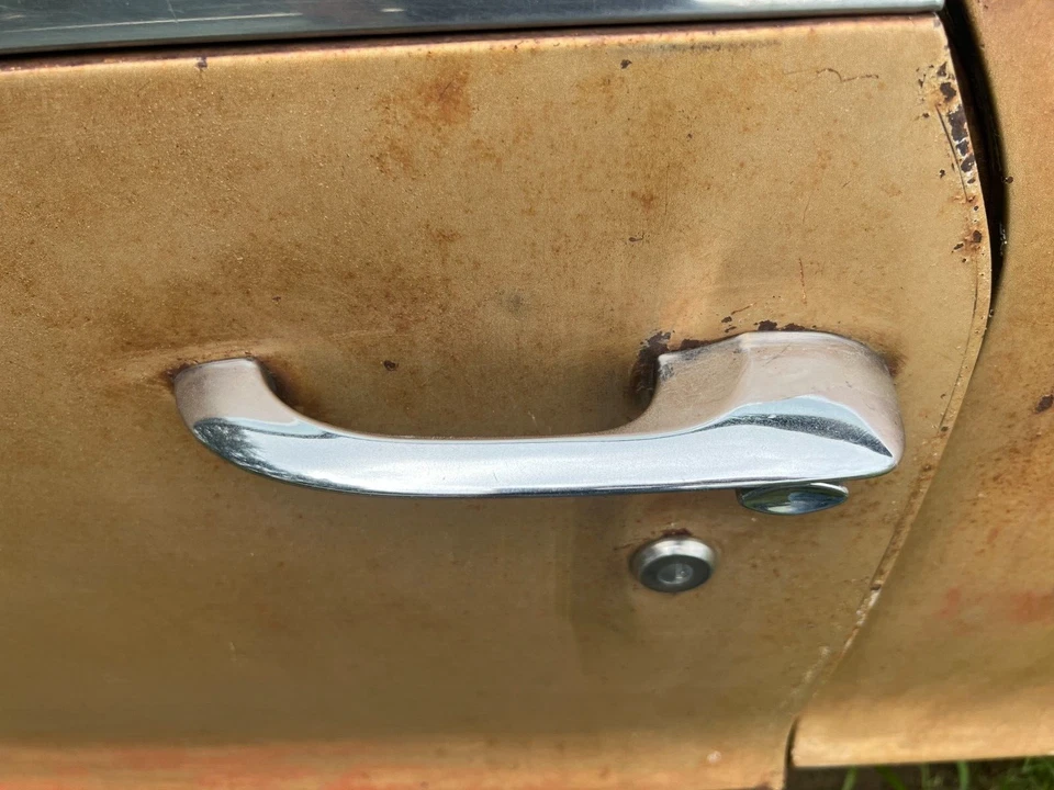 Oldsmobile Toronado 1967 manija de puerta exterior del lado del conductor - delantera izquierda Foto 2 de 3