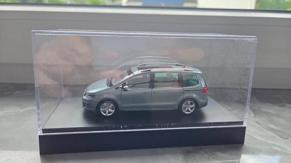 Vw Sharan Modellauto 1:43 Minichamps 7M0099300R71 Grau Volkswagen Model Car - Bild 2 von 4