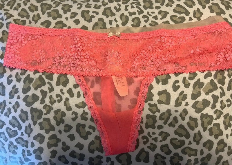 Victoria's Secret Dream Angels Panties Thong Large Peach Soft Lace  Rare NWT