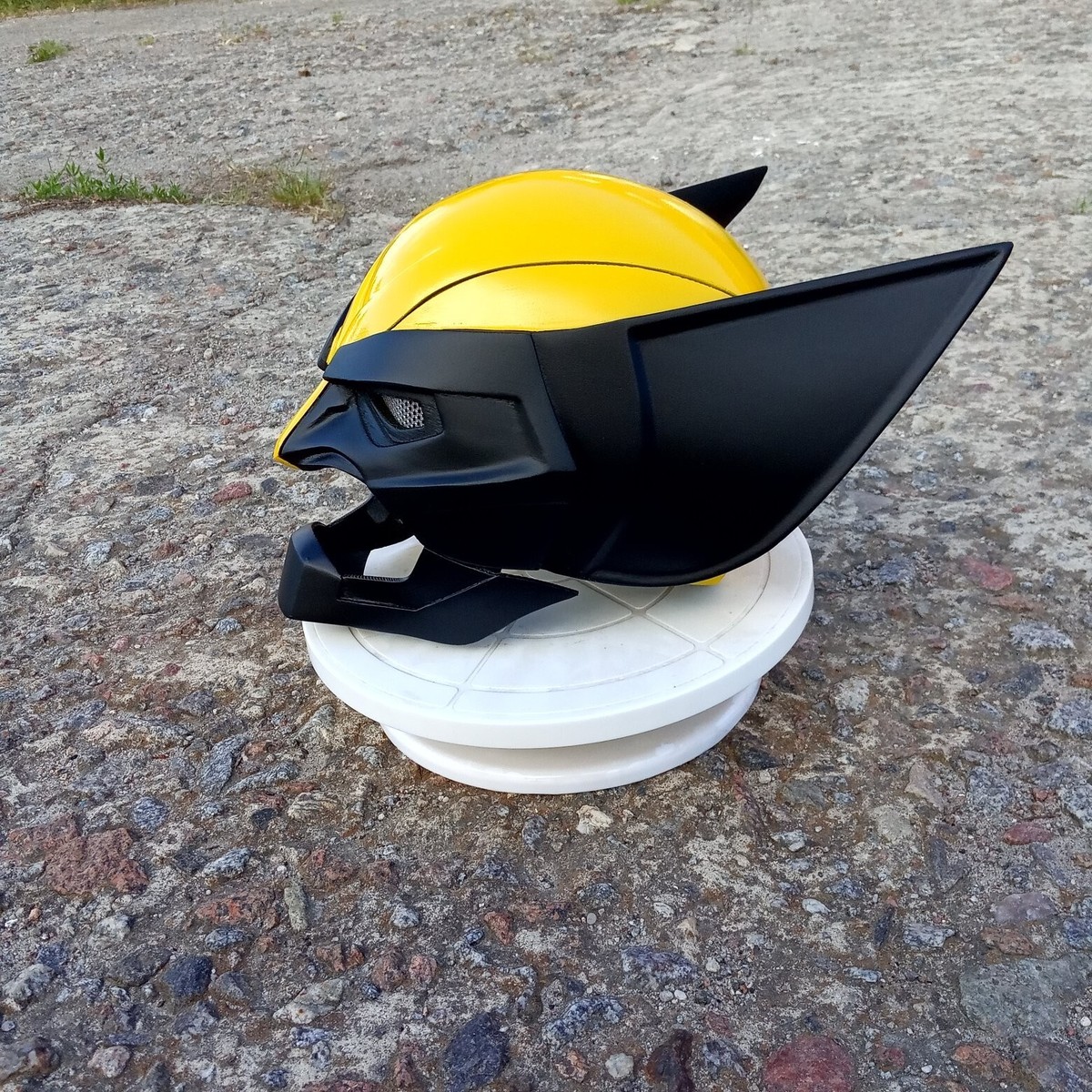 Wolverine-Inspired Battle Mask Cowl Helmet – Perfect for New York