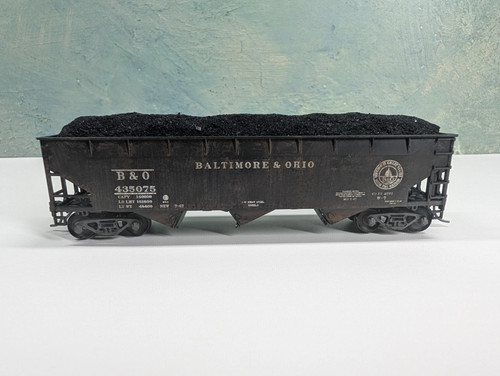 Tolva abierta Stewart Hobbies escala HO 3 bahías con carga de carbón B&O #435075 intemperie | Condition: Used