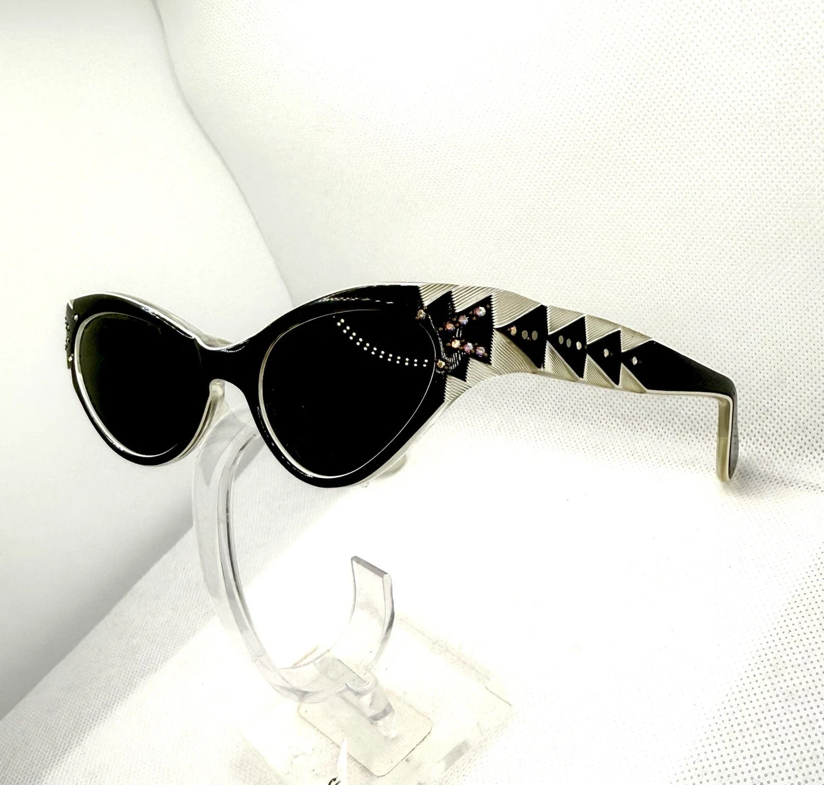 Vintage l 50s Fosta-Grantly Novelty Barbie Rockabilly Pinup Girl Cat Eye Sunnies White 1950s Vintage Sunglasses for sale | eBay main image 4