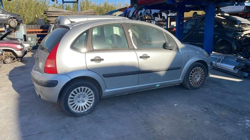 9650585780 Caja Reles/Fusibles para CITROEN C3 1.4 HDi SX Plus 2003 1057000 - Imagen 8 de 9