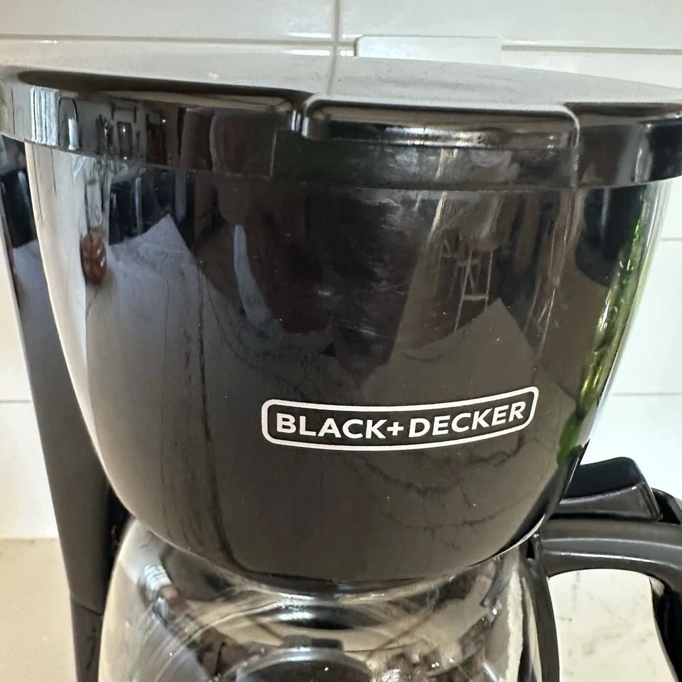 Black + Decker  CM1100B 12 Cup Programmable Coffeemaker, Black - Image 3 of 4