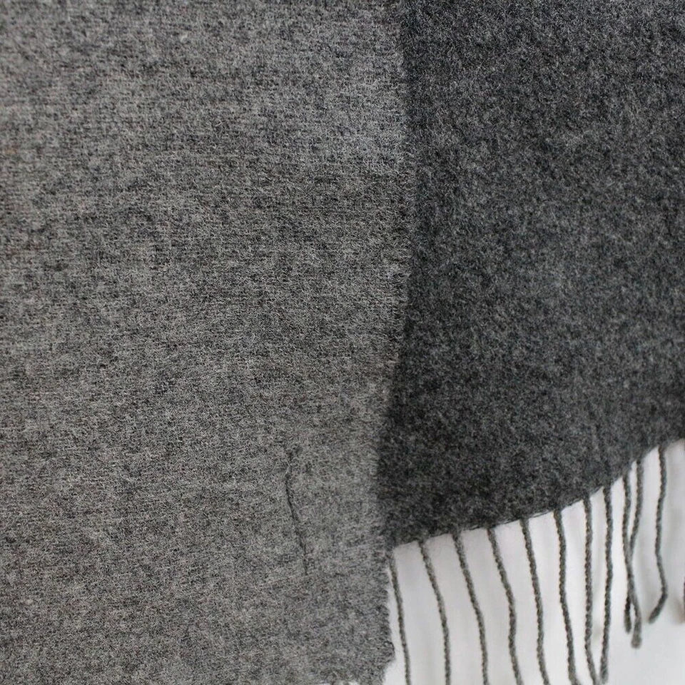 Sciarpa Versus Versace 100% lana colore grigio 140x30 - Imagen 3 de 4