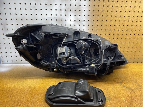 2010 - 2013 Volvo XC60 Left LH Side Headlight XENON Headlight Used OEM 31420683 - Picture 9 of 17