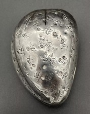Insolito pezzo figurativo Buccellati in argento sterling mandorla/noce