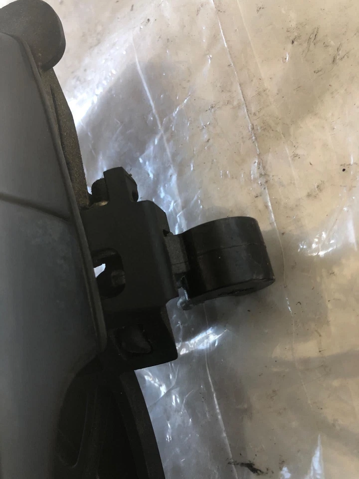 Cadillac SRX 2007 manija trasera derecha lado del pasajero manija de puerta exterior derecha usada Foto 4 de 4