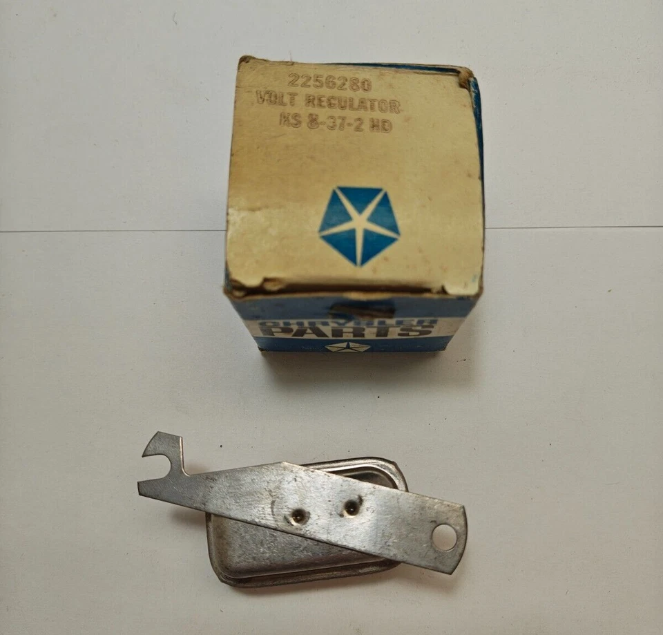 Plymouth Belvedere Savoy Fury 1961 tablero regulador de voltaje de temperatura de combustible 2256280 nuevo en stock Foto 3 de 4