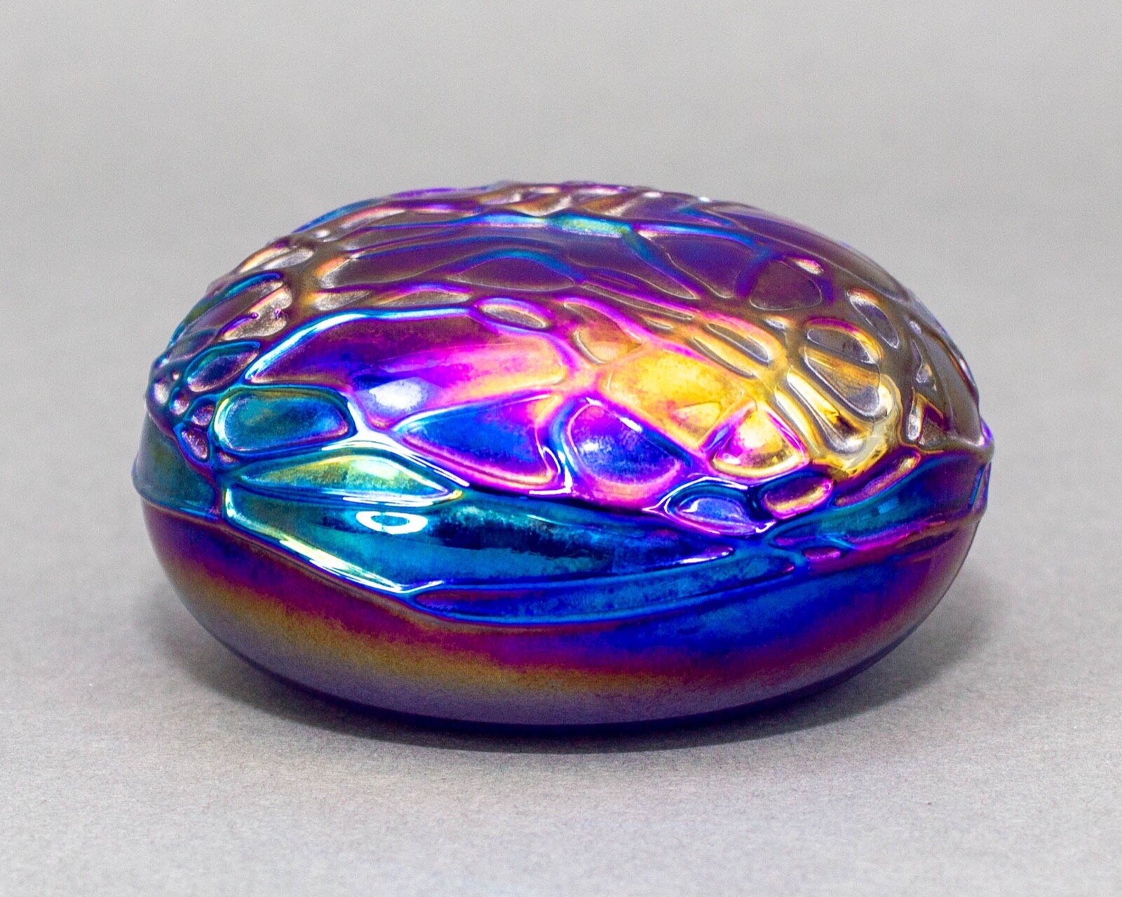 Anton Intaglio Iridescent Carnival Threaded Blown Levay Art Glass