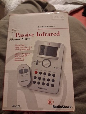 Radio Shack Passive Infrared Sensor Alarm 49-329 With Key Chain Remote