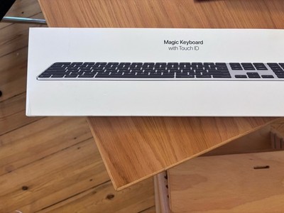 Apple Magic Keyboard mit Touch ID, kabellos, Deutsch QWERTZ, Silber/Schwarz