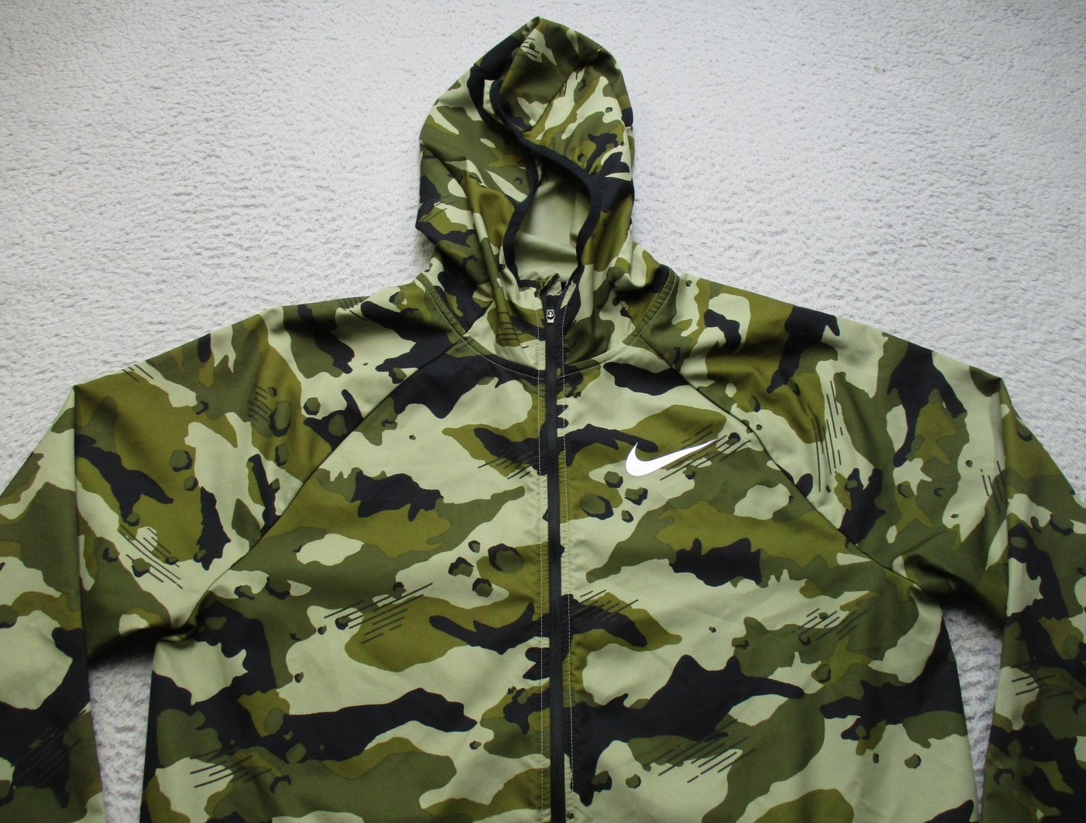 Nike Jacket Mens Medium Green Camo Dri-FIT Hooded Full Zip Windbreaker Running