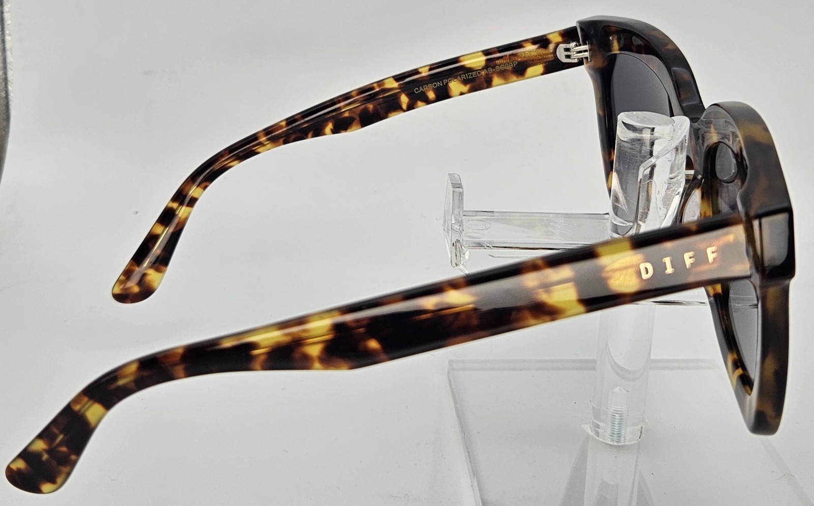 DIFF Carson Polarized Tortoiseshell Sunglasses Wo… - image 3