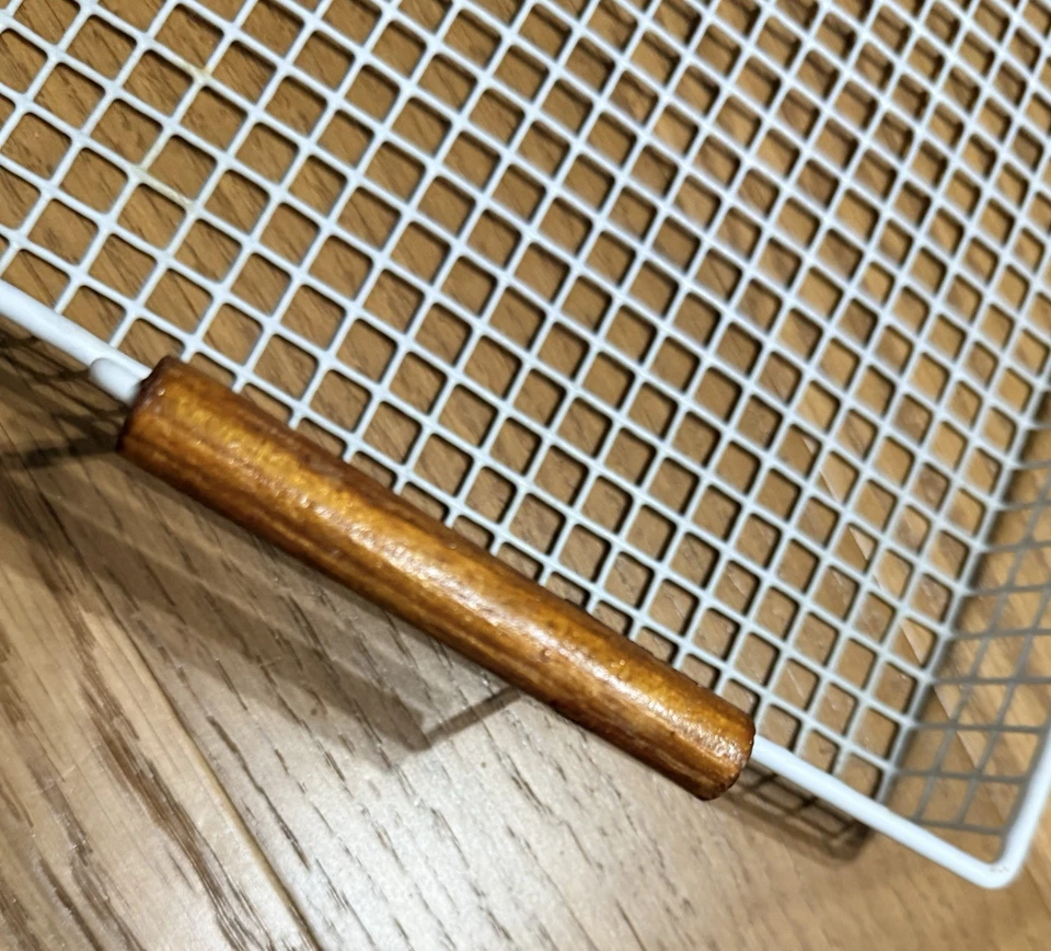 Bandeja de malla/cables blanca 16x11,5x2, asas de madera Foto 3 de 4