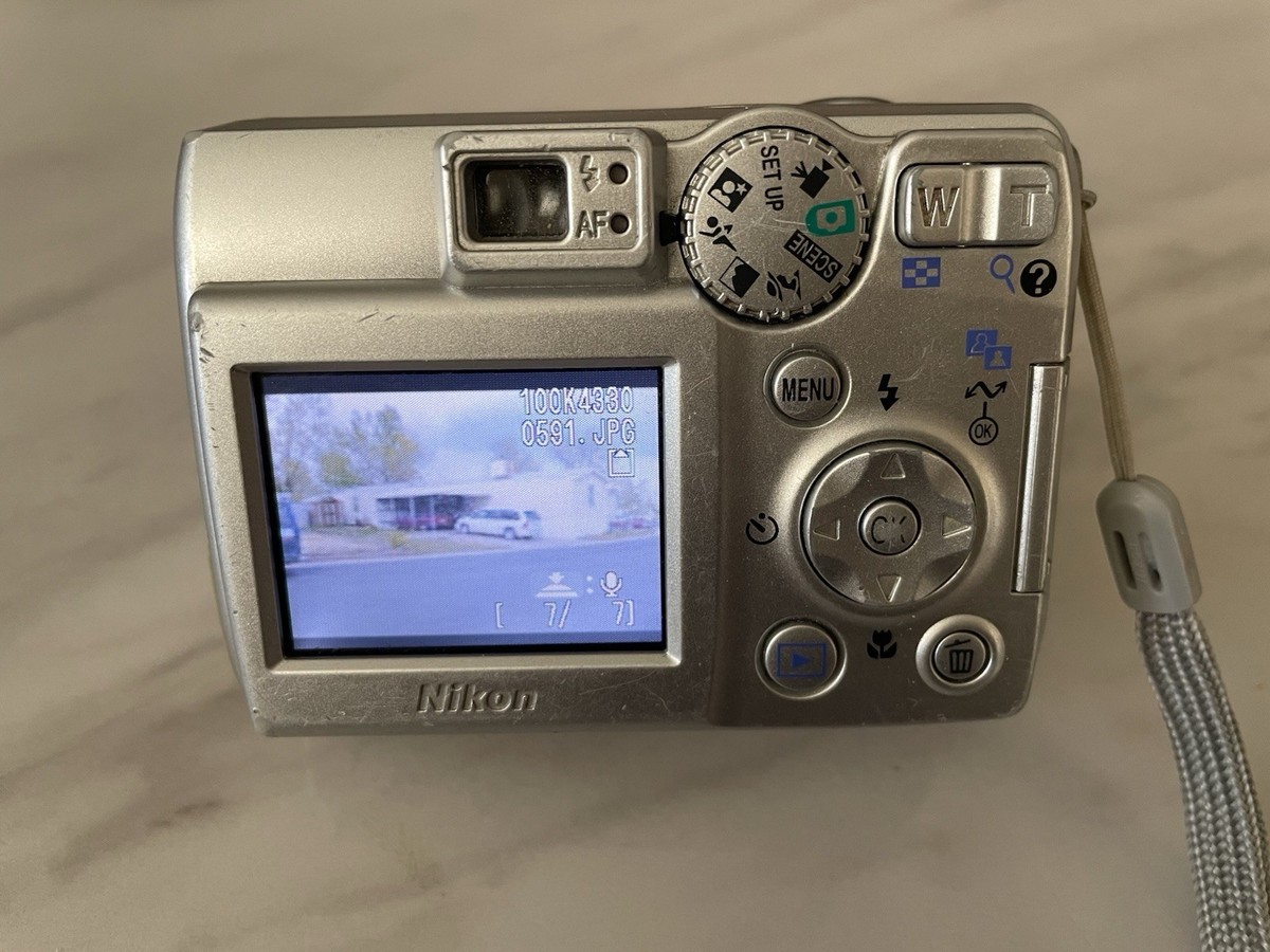Nikon COOLPIX E5600 Digital Camera 5.1MP Flash Silver Japan | eBay