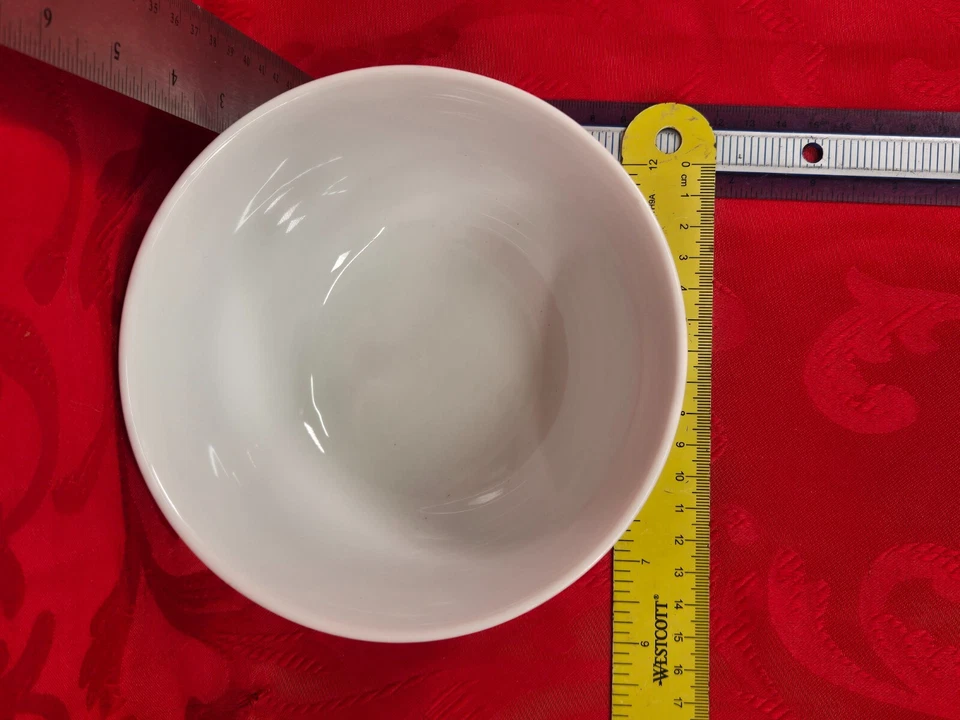 Pottery Barn Great White Bowl 5 3/4" - Image 2 of 4