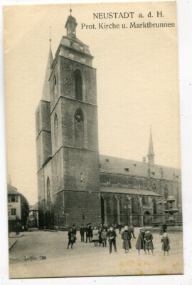 AK Neustadt an der Haardt,Protestantische Kirche und Marktbrunnen belebt um 1910