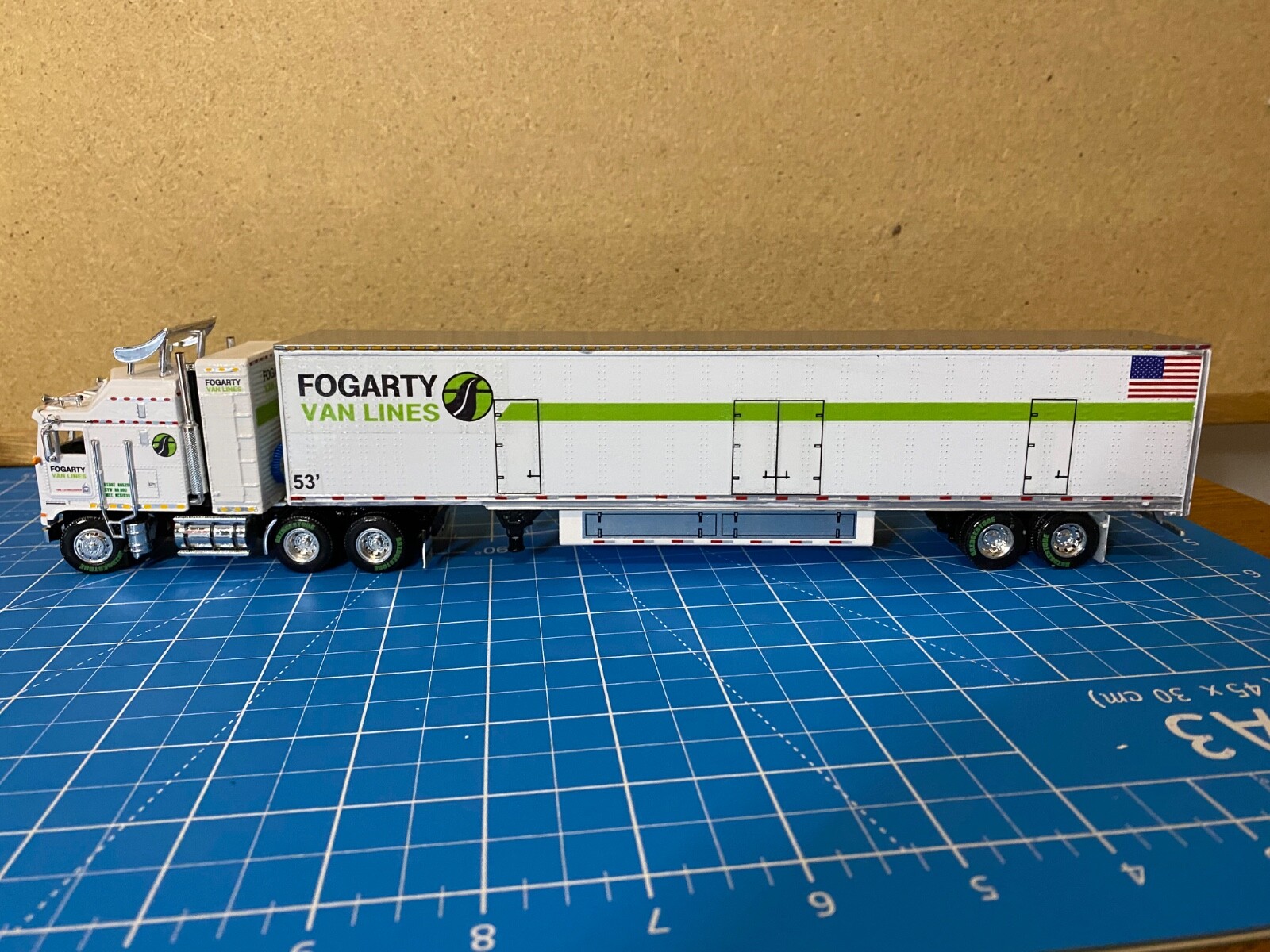 1/64 Custom Kenworth COE with 53ft Furniture Trailer for Fogarty Van Lines