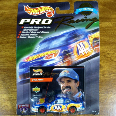 Hot Wheels Vintage Pro Racing 1998 1st Edition Pontiac Grand Prix
